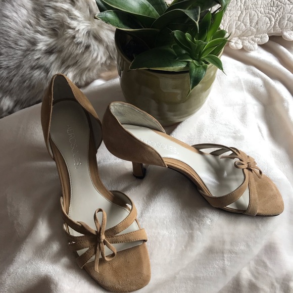 Aero soles camel bow tie heels - Picture 2 of 3